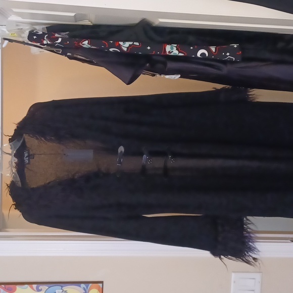 DOLLSKILL 3X WIDOW BLACK LONG SLEEVE FAUX FUR NECK/CUFFS BUCKELS FRONT SWEATER - Picture 16 of 16